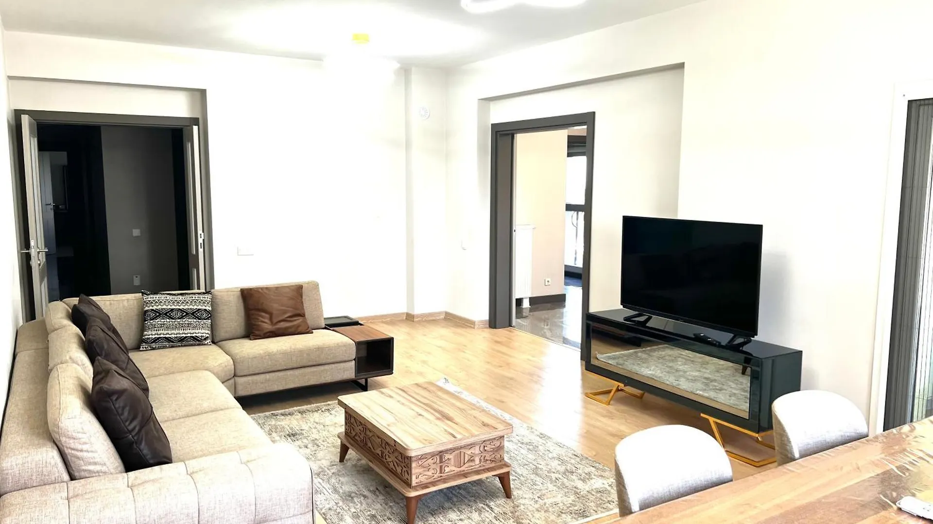 Family Luxury Apartment 3 Bedroom 1 Saloon Istanbul Turkey